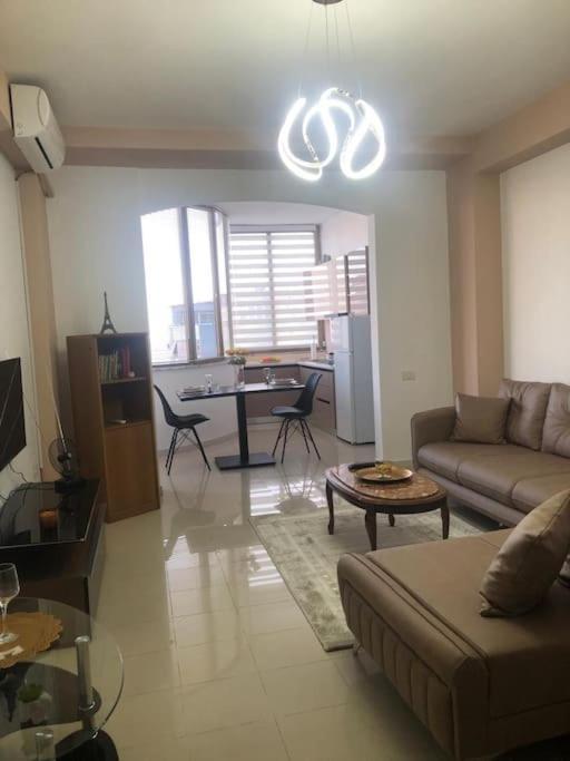 Cozy 1-Bedroom Flat, Beachside Дуррес Екстер'єр фото