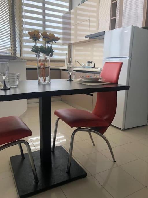 Cozy 1-Bedroom Flat, Beachside Дуррес Екстер'єр фото